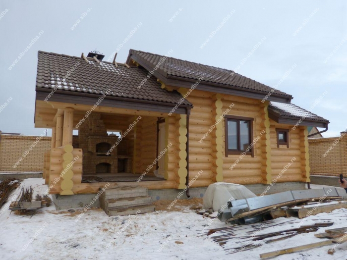 Спроектирован и построен в 2011 году специалистами компании «Сибирская Усадьба» в г. Ачинск. 