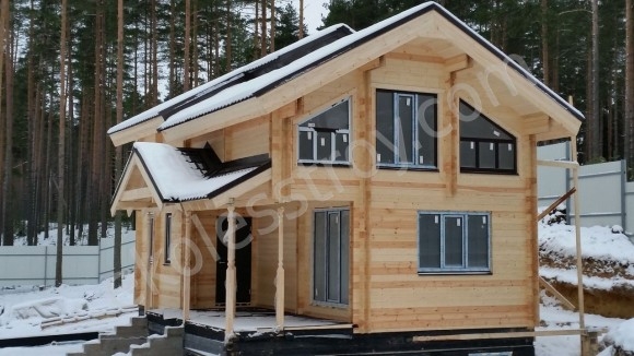Зимний дом с баней  в поселке Сосново ,построенный по индивидуальному проекту