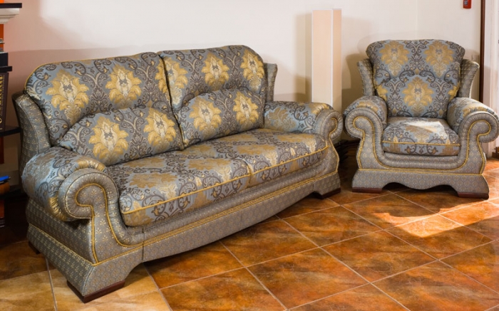 Классическая Верона. Оригинальная тахта и двухместный диван.